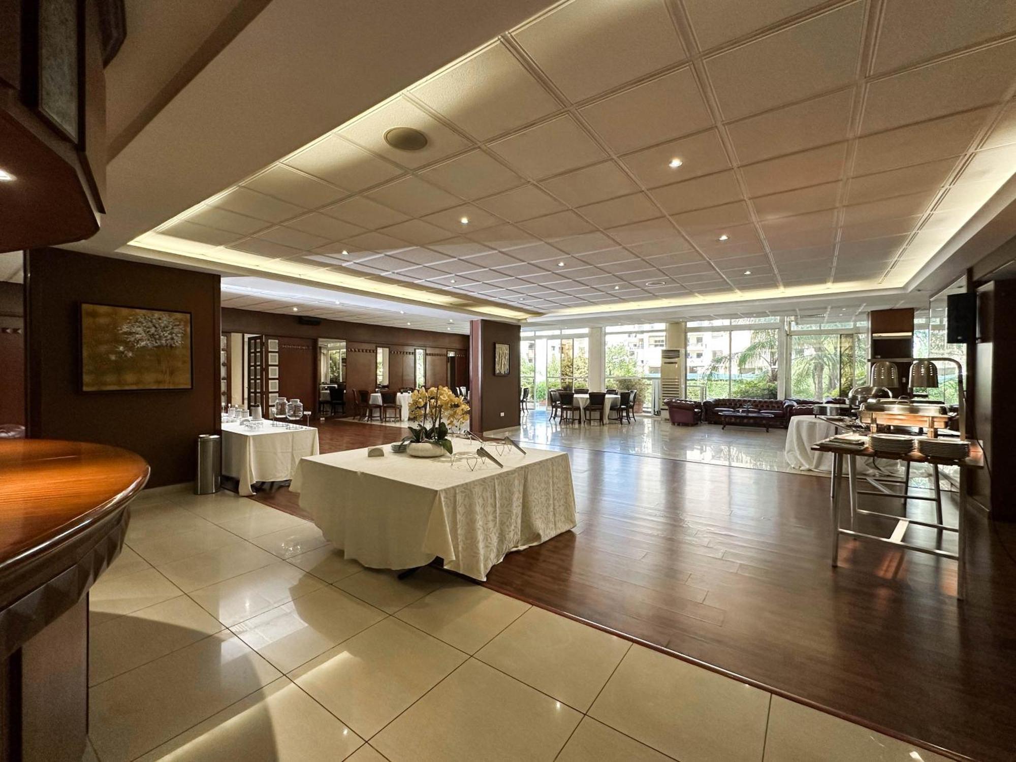 Cosmopolitan Hotel Beirut Exterior photo