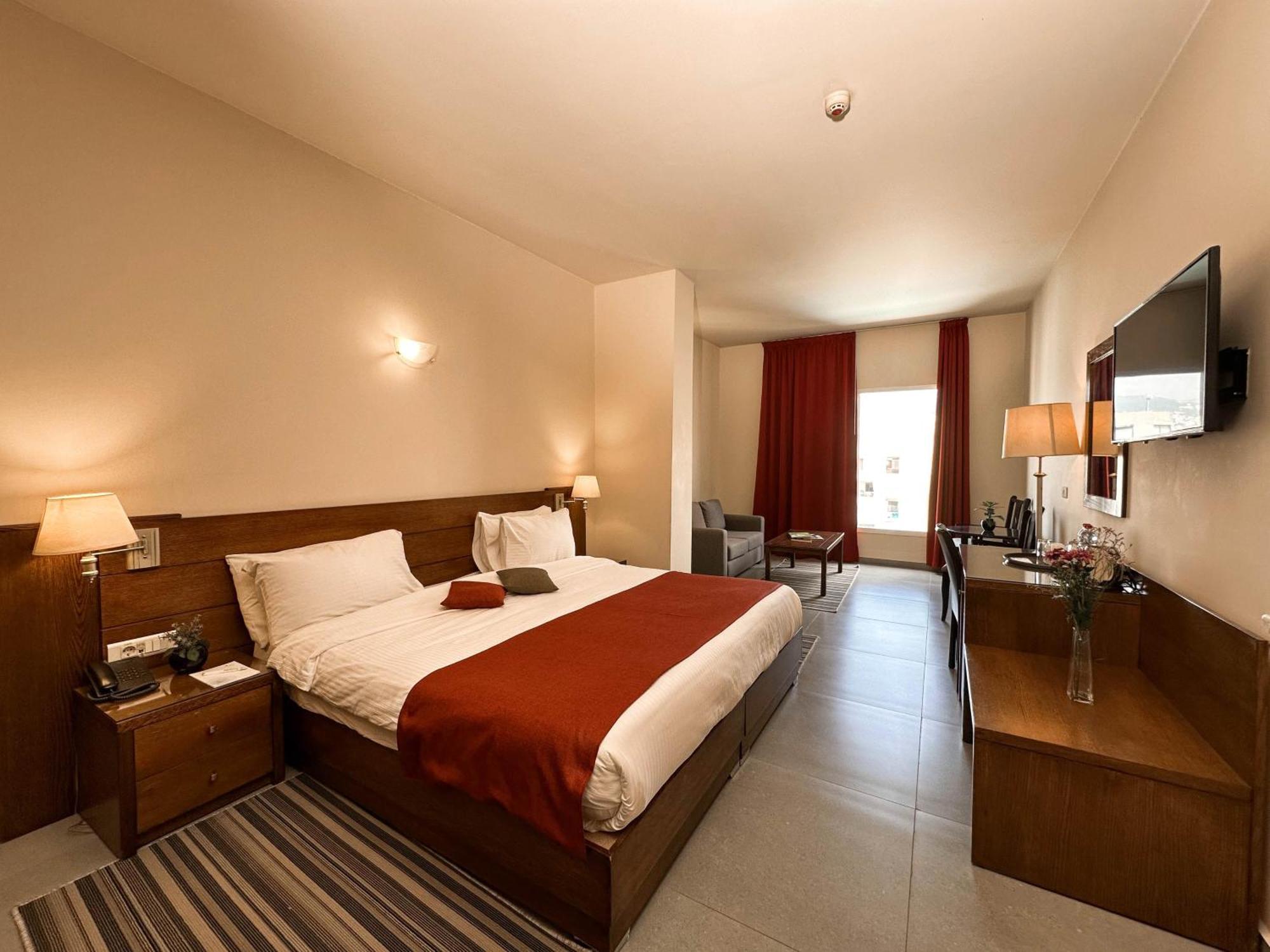 Cosmopolitan Hotel Beirut Exterior photo